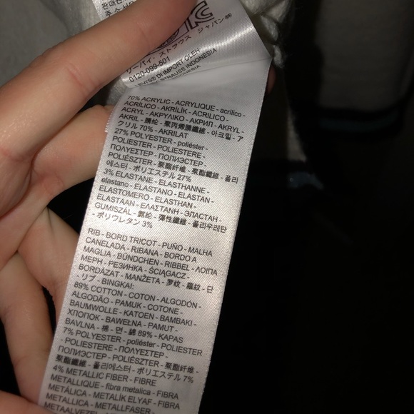 Levi’s Sweater - Picture 6 of 8